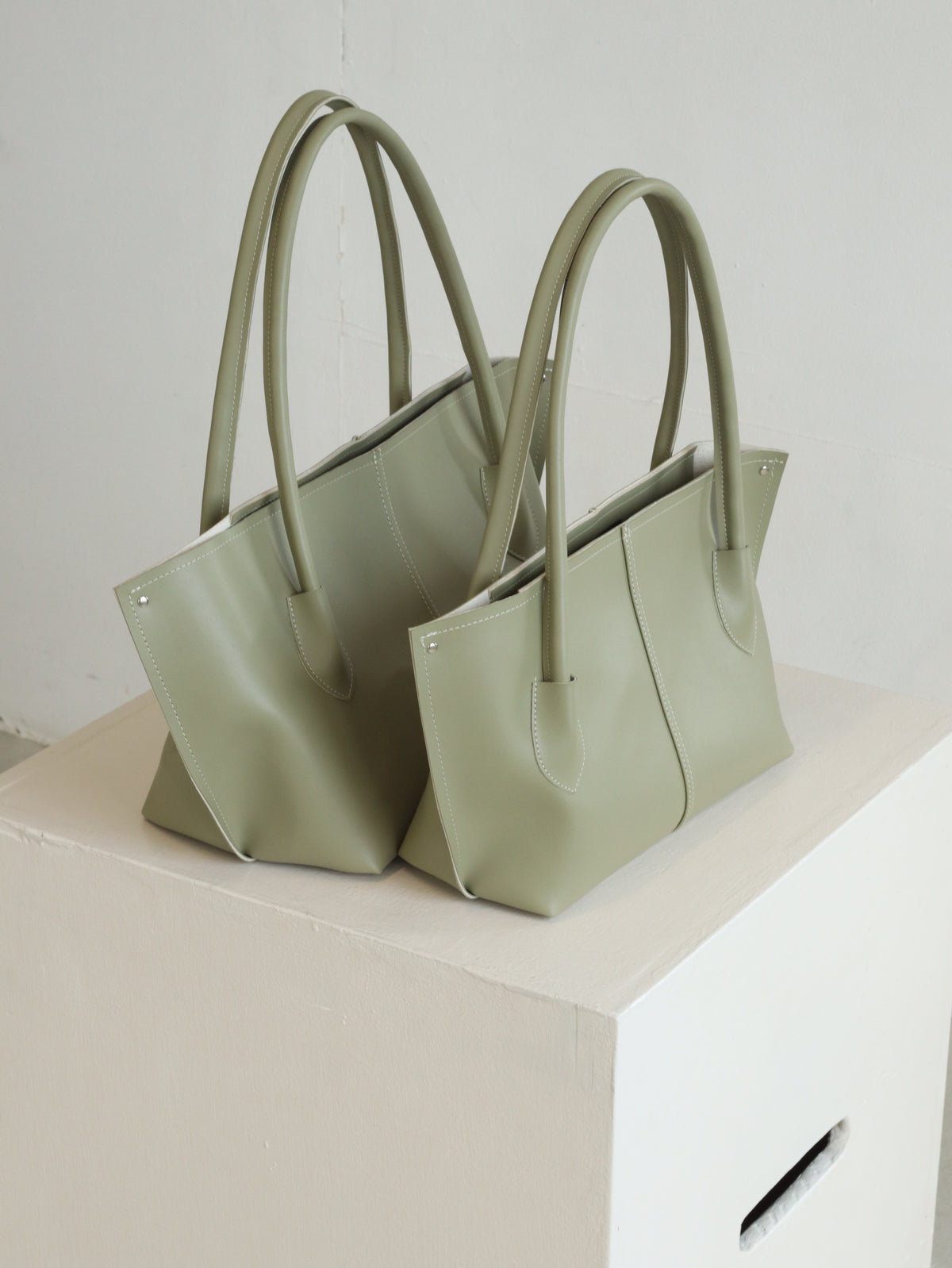 SILVY BAG IN LIGHT GREEN-BIG SIZE