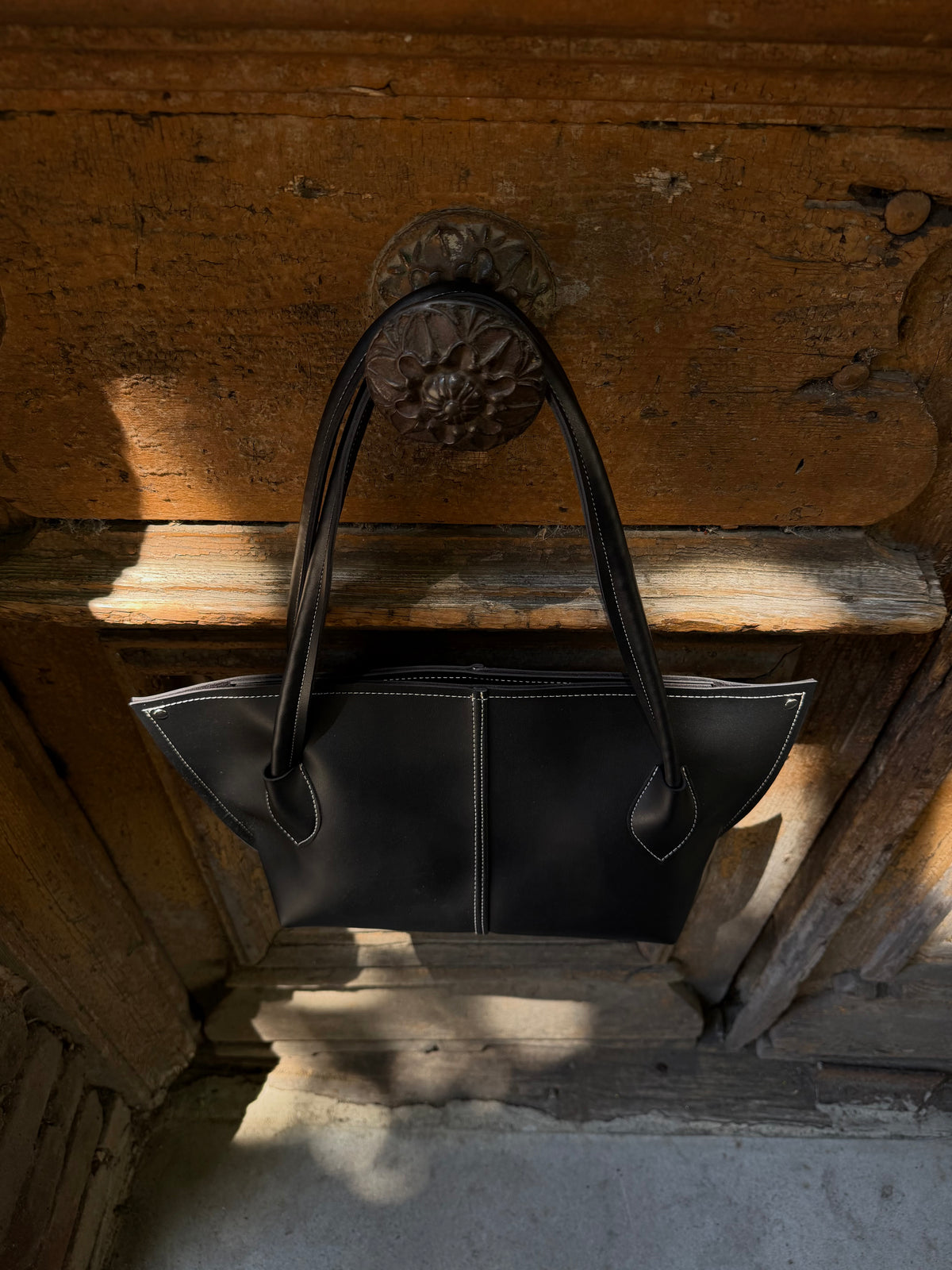 SILVY BAG IN BLACK-MEDIUM SIZE