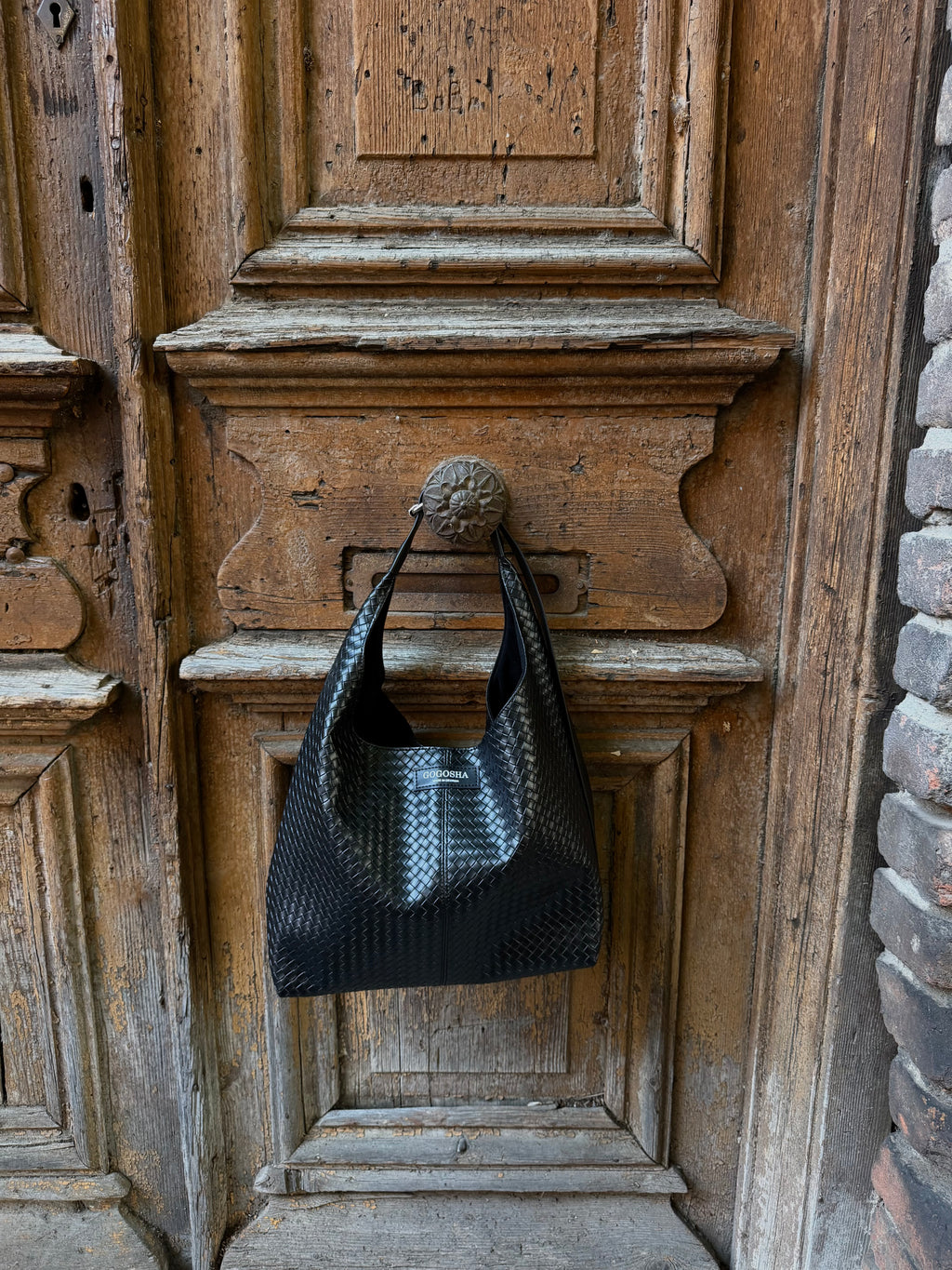 HOBO BAG IN BLACK