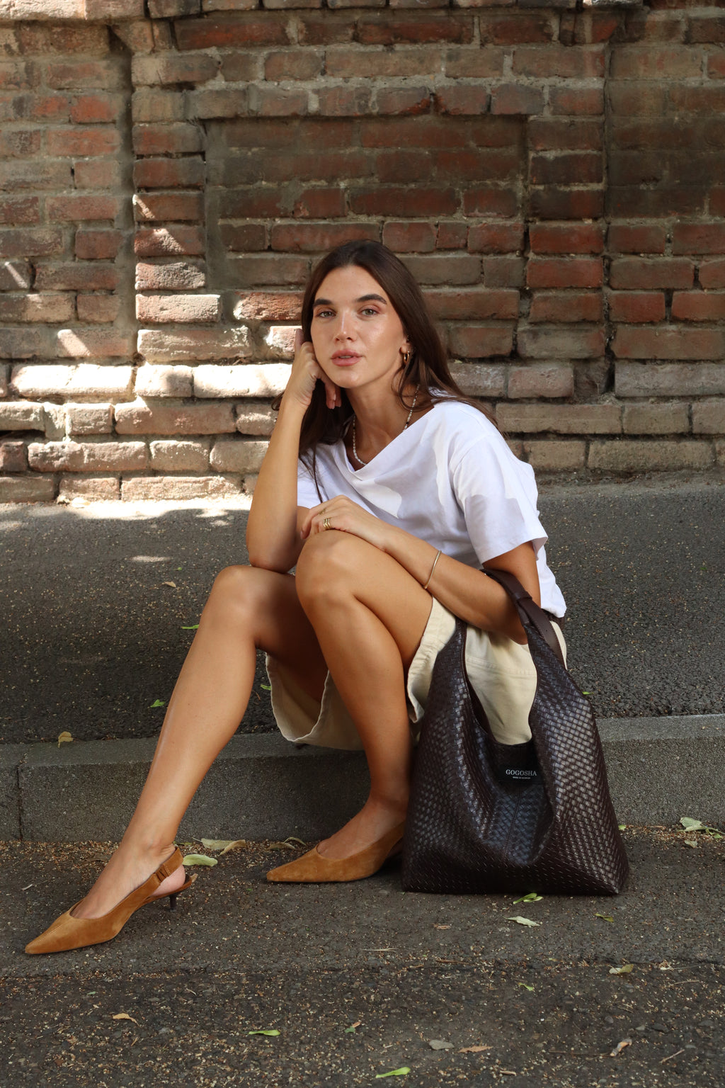 HOBO BAG IN DARK BROWN